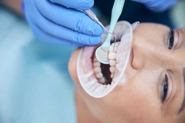 he modern, state-of-the-art interior of Esnan Dental Clinics, a leading provider of premium-quality veneers in Istanbul.