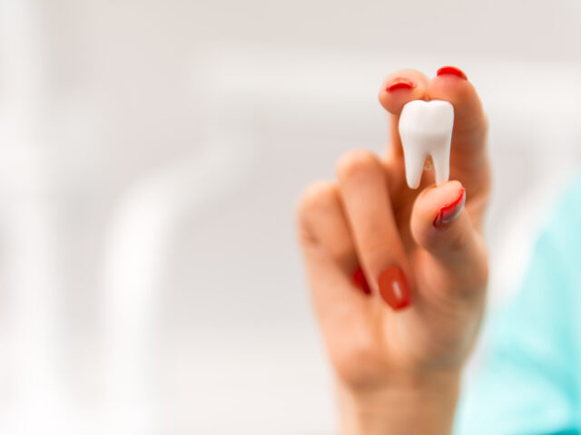 Wisdom Tooth Pain Relief Tips from a Dentist: What Really Works