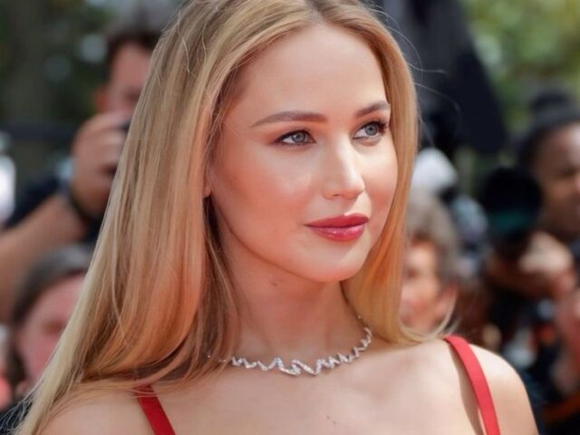 Jennifer Lawrence Teeth: What Makes It So Iconic and How Dentistry Can Recreate It